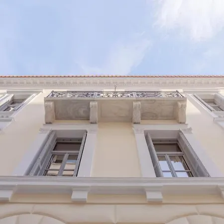 Monument Hotel 4*